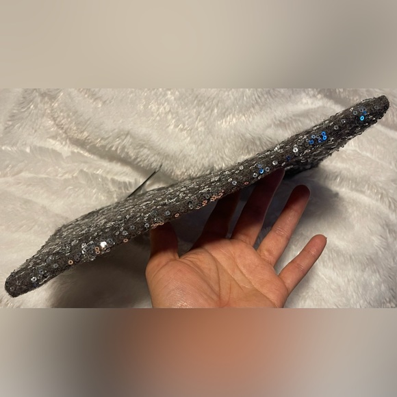 Louis Vuitton Clutch - Picture 12 of 12